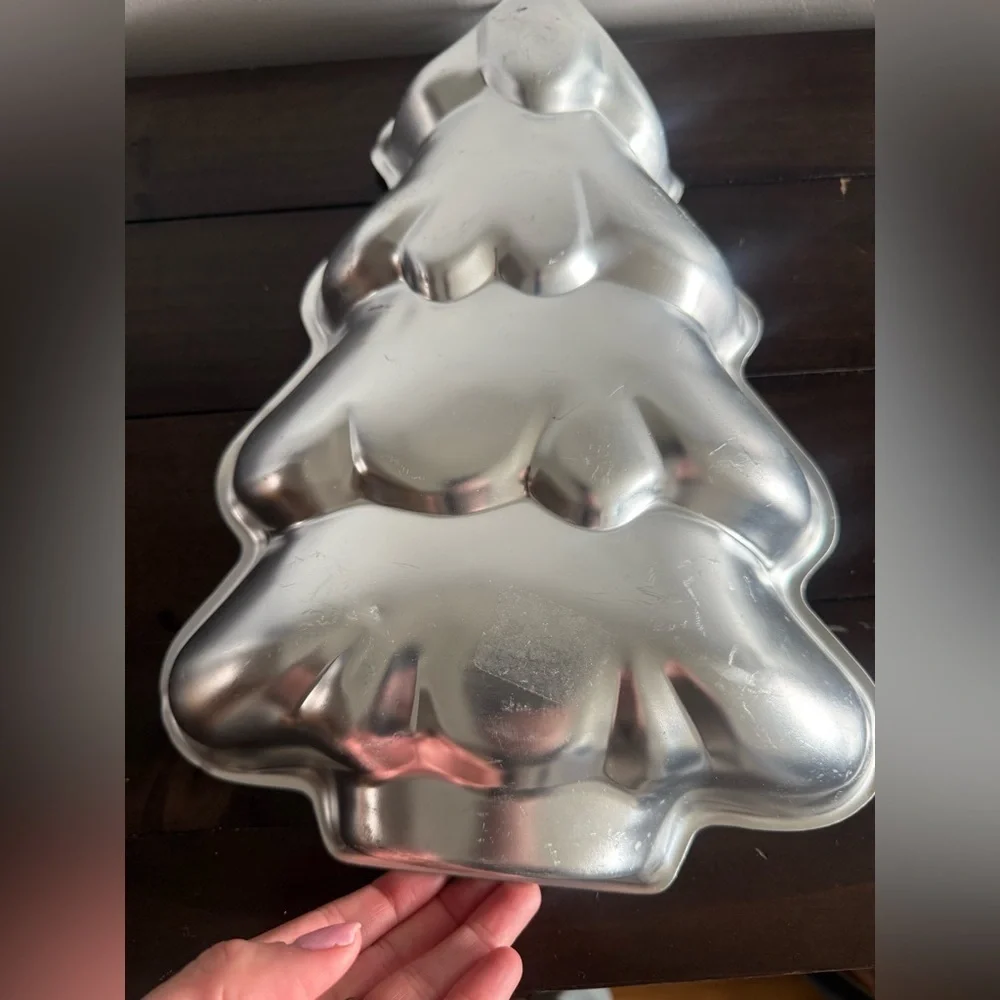 Vintage Wilton 1986 Santa Claus tree Cake Pan – Stock 2105-9410